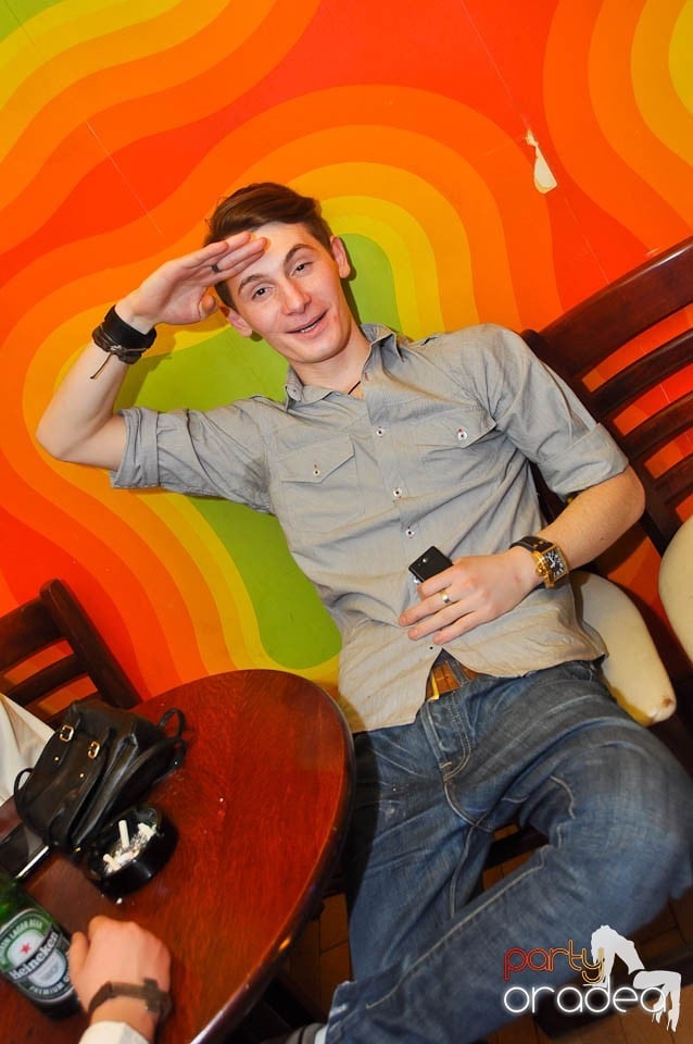 Vineri seara e party în Juice, Juice