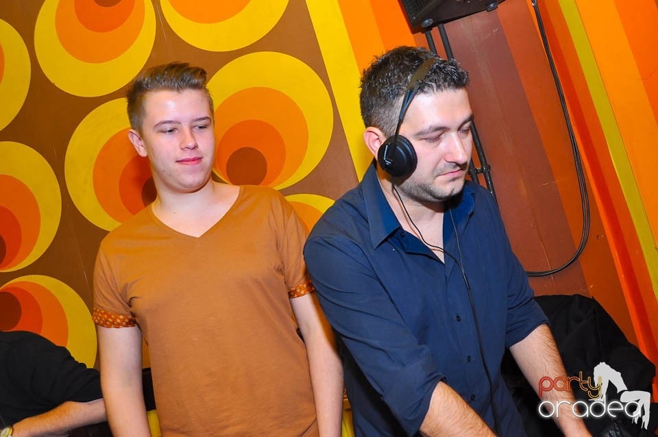 Vineri seara e party în Juice, Juice