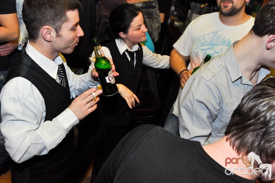 Vineri seara e party în Juice, Juice