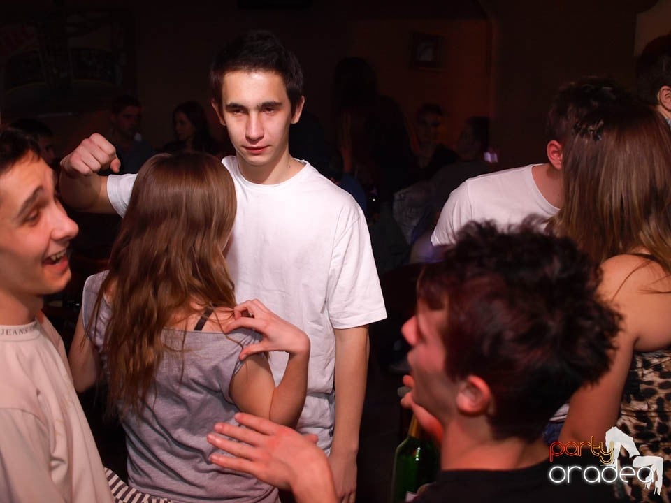 Vineri seara e petrecere în Chanson, 