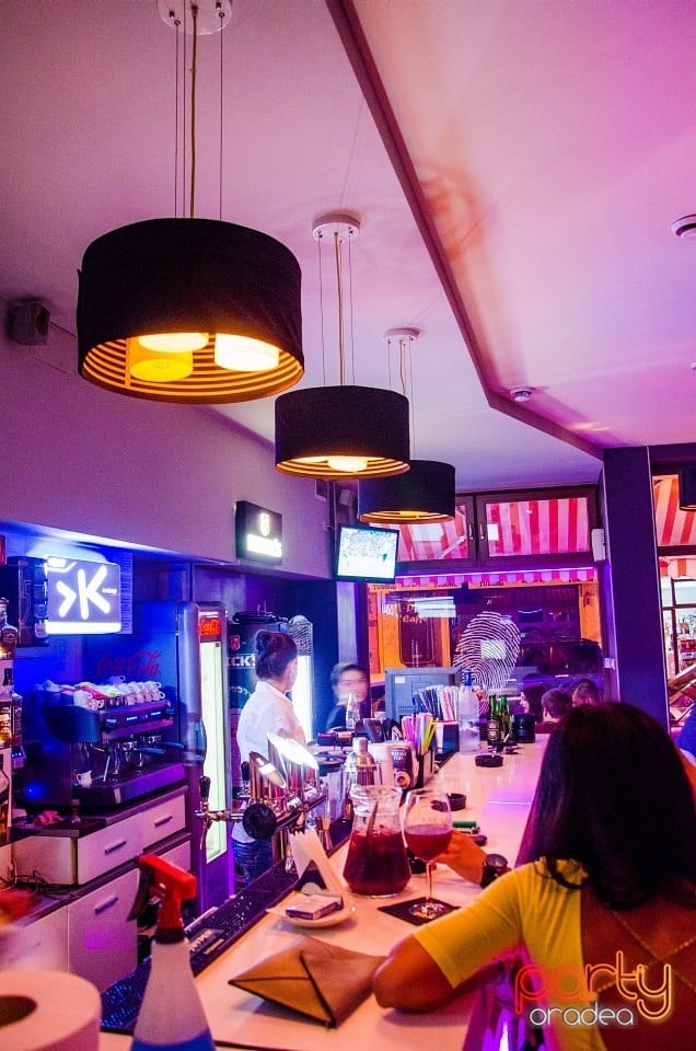 Vineri seara în Blanc Coffee, 