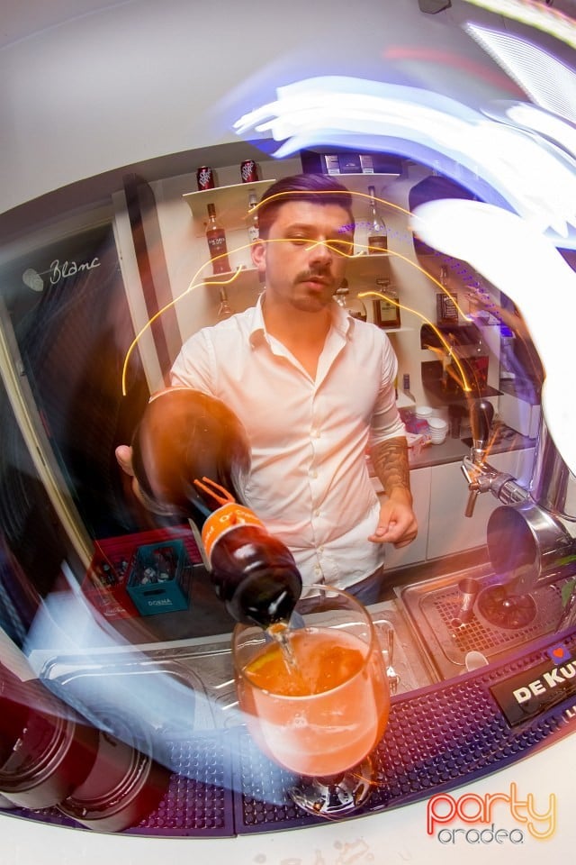 Vineri seara în Blanc Coffee, 