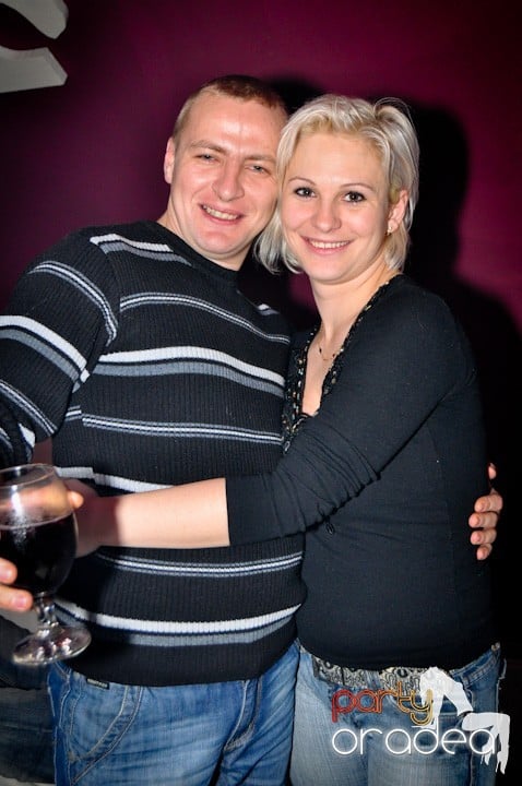 Vineri seara în Club Atti's, 