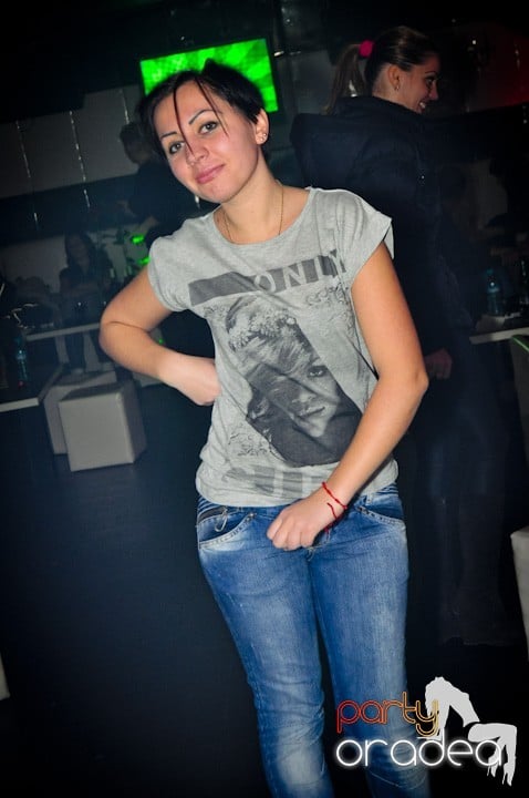 Vineri seara în Club Atti's, 