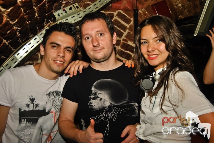 Vineri seara în Escape, 