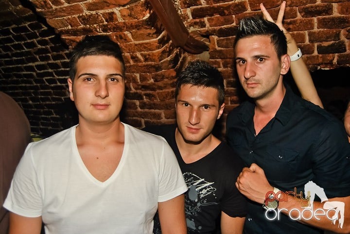 Vineri seara în Escape, 