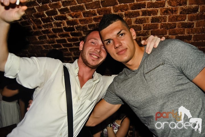 Vineri seara în Escape, 