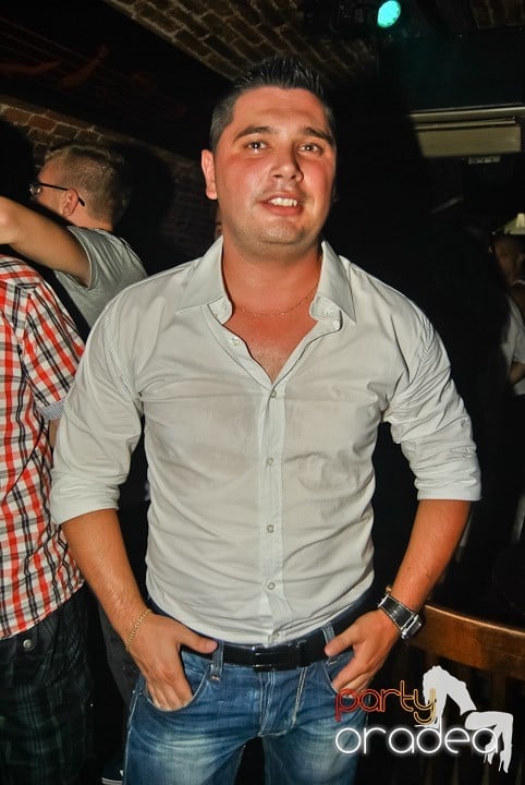 Vineri seara în Escape, 