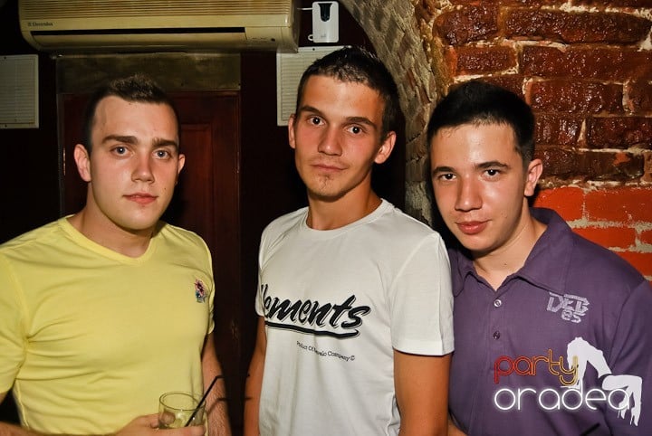 Vineri seara în Escape, 