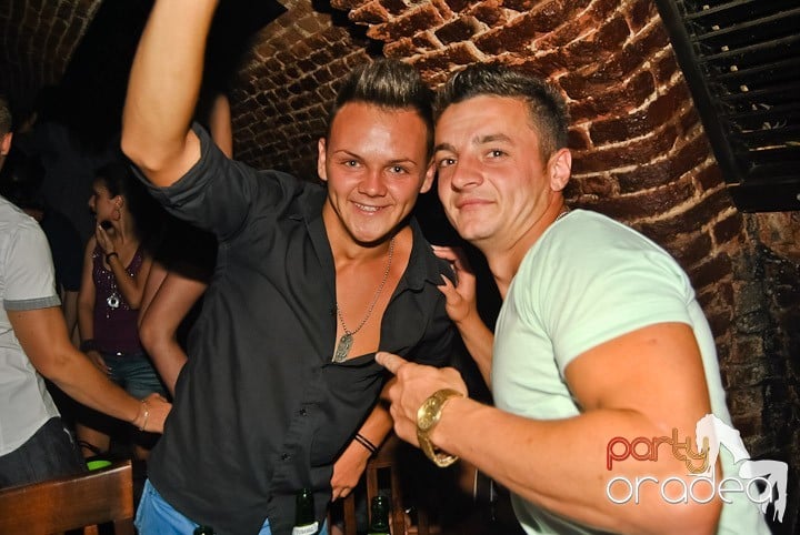 Vineri seara în Escape, 