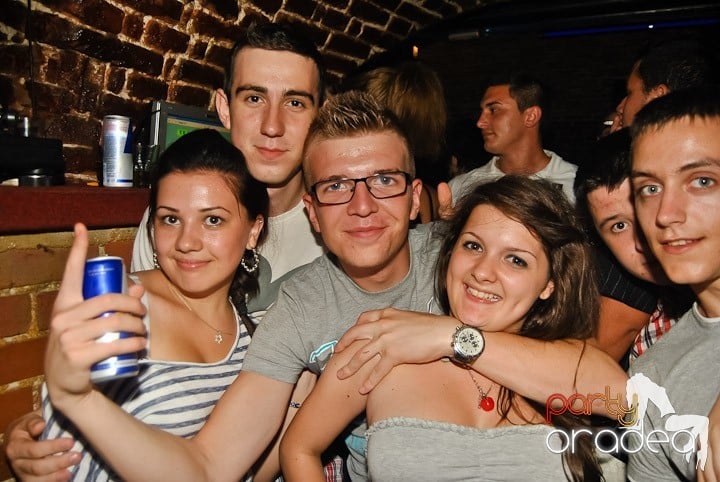 Vineri seara în Escape, 