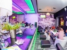 Vineri seara în Icon Caffe