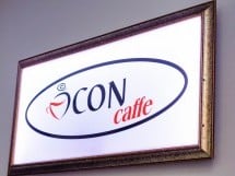 Vineri seara în Icon Caffe