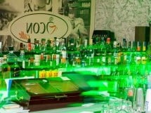 Vineri seara în Icon Caffe