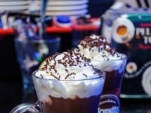 Vineri seara în Icon Caffe