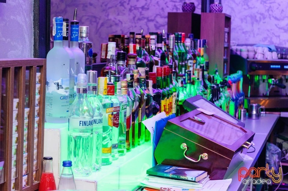 Vineri seara în Icon Caffe, Icon Caffe