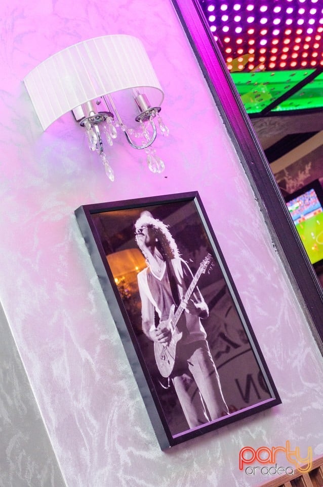 Vineri seara în Icon Caffe, Icon Caffe