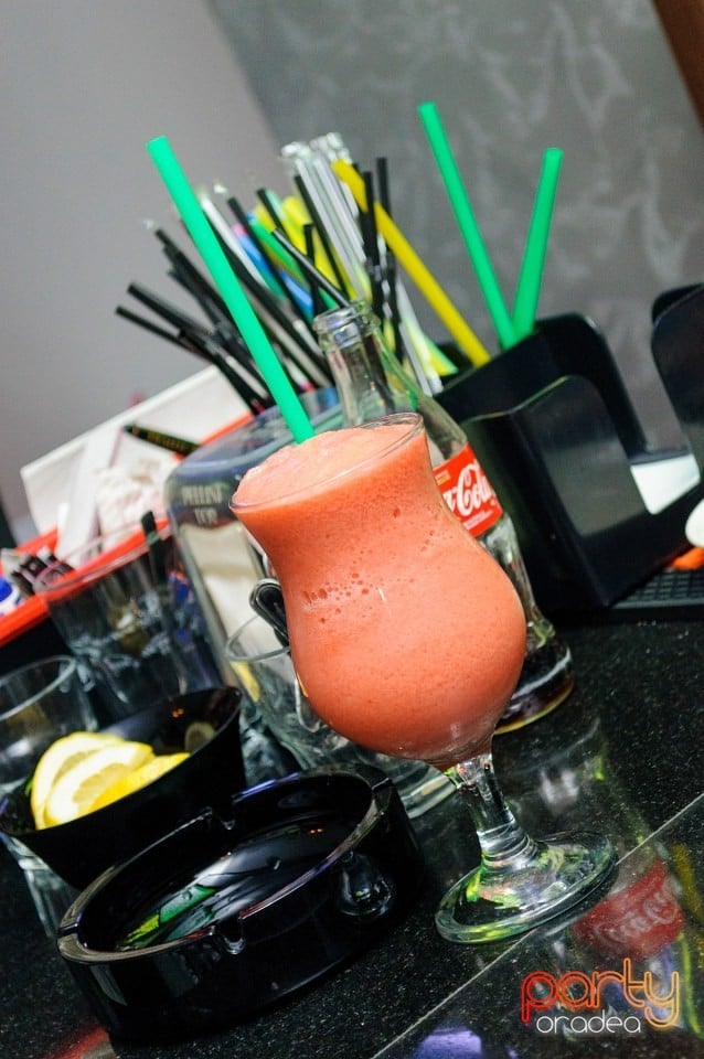 Vineri seara în Icon Caffe, Icon Caffe