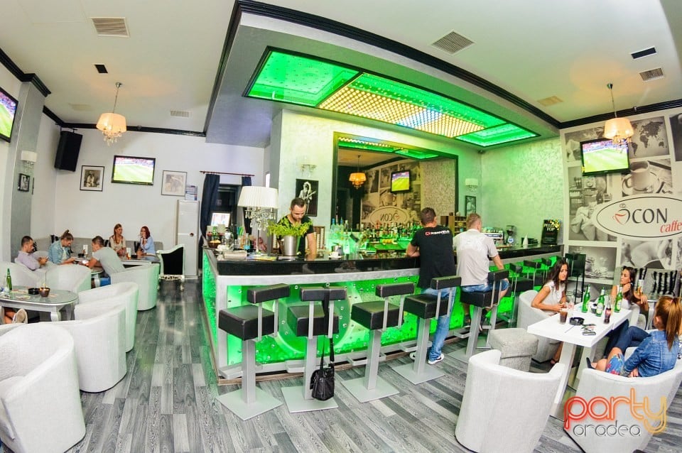 Vineri seara în Icon Caffe, Icon Caffe