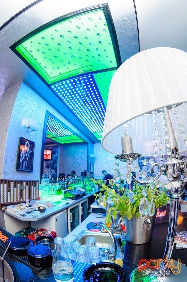 Vineri seara în Icon Caffe, Icon Caffe