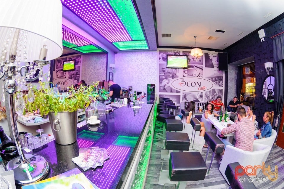 Vineri seara în Icon Caffe, Icon Caffe