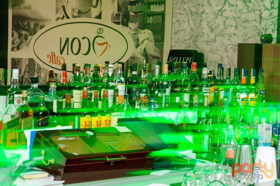 Vineri seara în Icon Caffe, Icon Caffe