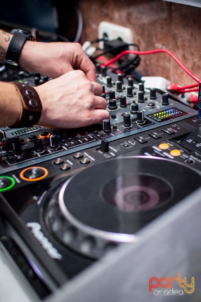 Vineri Seara în Icon Caffe, Icon Caffe