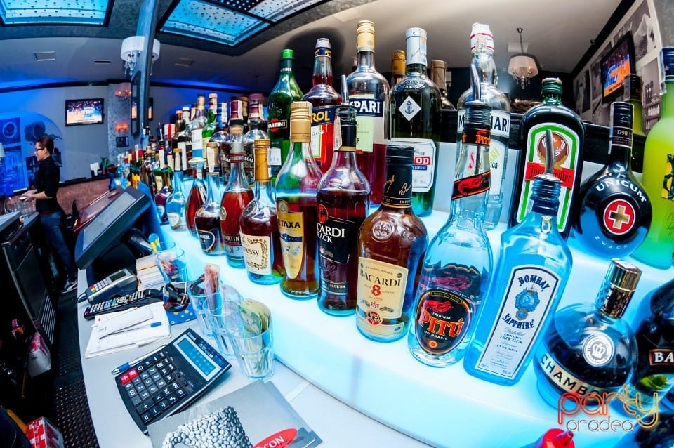 Vineri seara în Icon Caffe, Icon Caffe