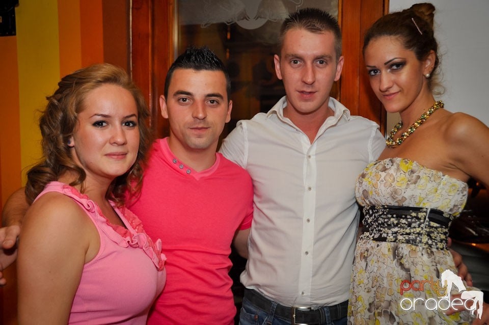 Vineri seara în Juice, Juice