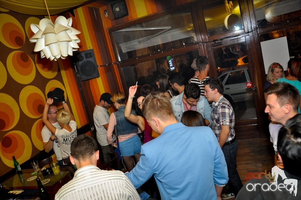 Vineri seara în Juice, Juice