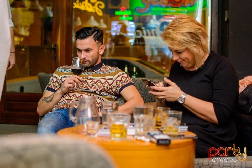 Vineri seara în Juice, Juice