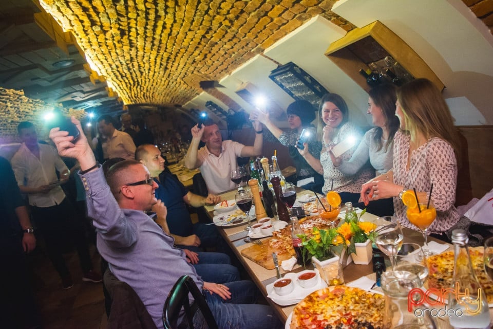 Vineri seara în Restaurant Borsalino, Borsalino