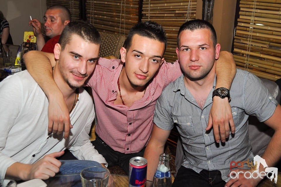 Vineri seara în Zulu Caffe, Zulu Caffe