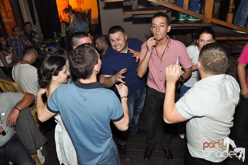 Vineri seara în Zulu Caffe, Zulu Caffe