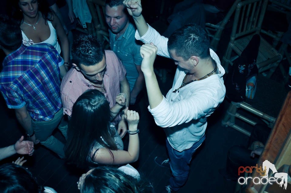 Vineri seara în Zulu Caffe, Zulu Caffe