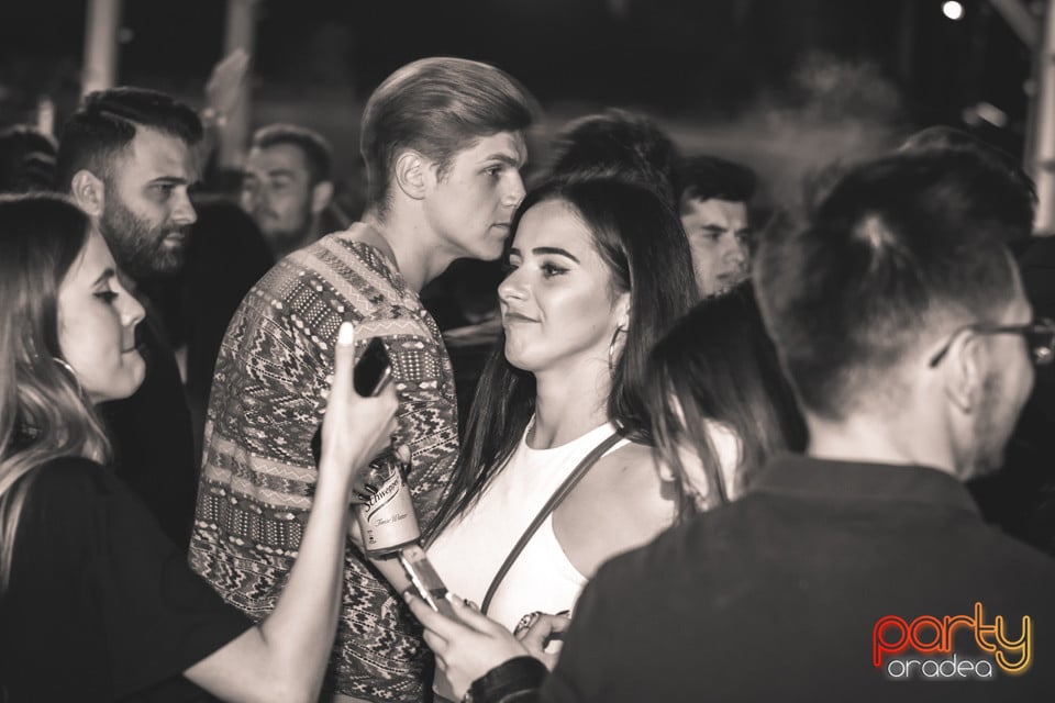 Vineri seara @ Rivo Summer Club, Hanul Pescarilor