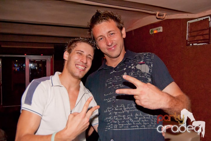 Vodka Party în Club Seven, 