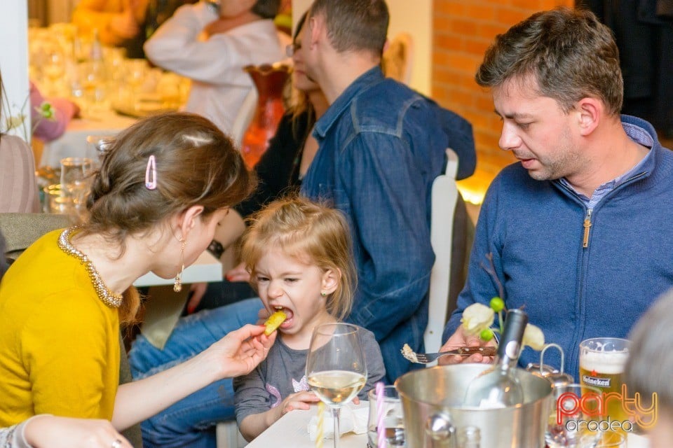 Voice & Piano Night, Vine Summer Garden & Grill