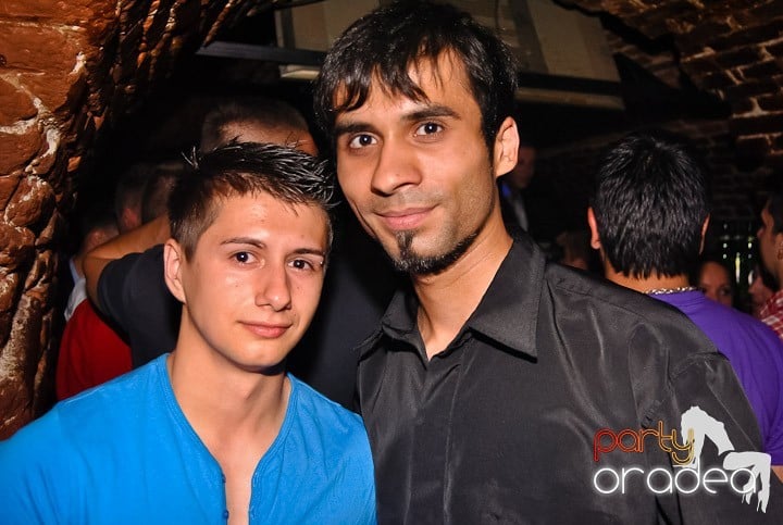 Voie bună în Escape Club, 