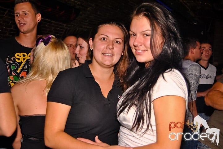 Voie bună în Escape Club, 