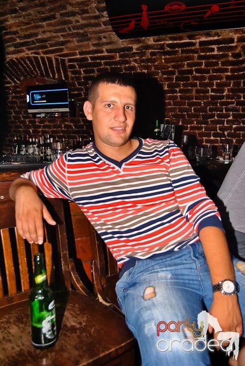 Voie bună în Escape Club, 