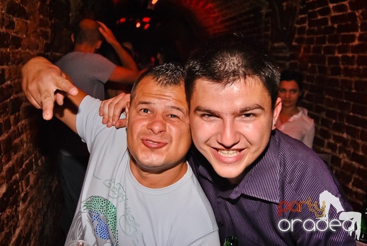 Voie bună în Escape Club, 