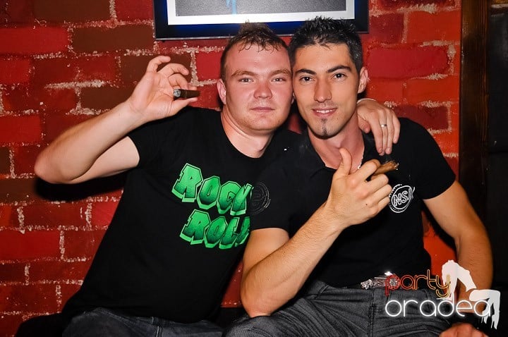 Voie bună în Escape Club, 