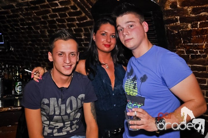 Voie bună în Escape Club, 