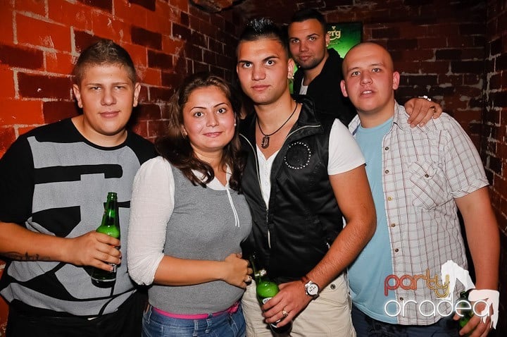 Voie bună în Escape Club, 