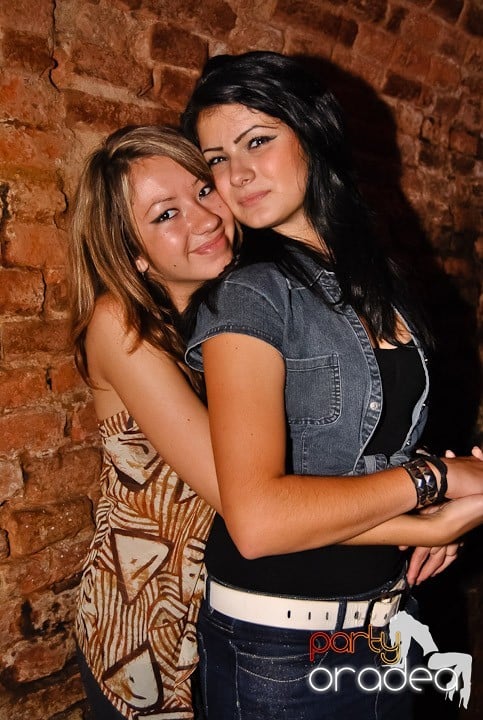 Voie bună în Escape Club, 