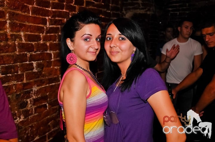 Voie bună în Escape Club, 