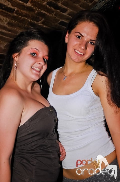 Voie bună în Escape Club, 