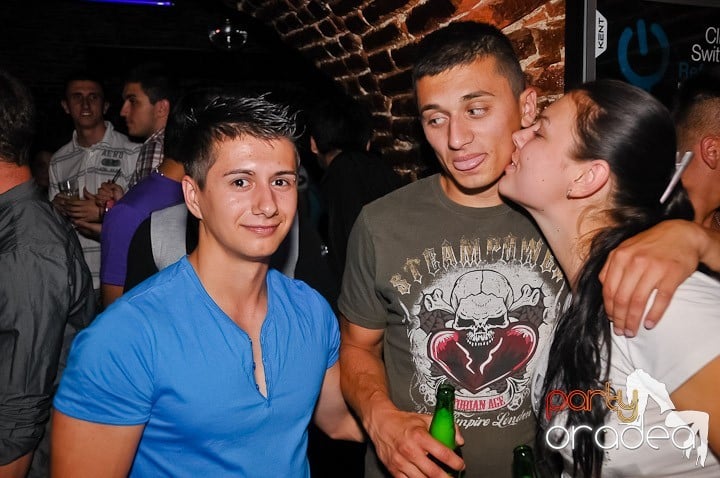 Voie bună în Escape Club, 