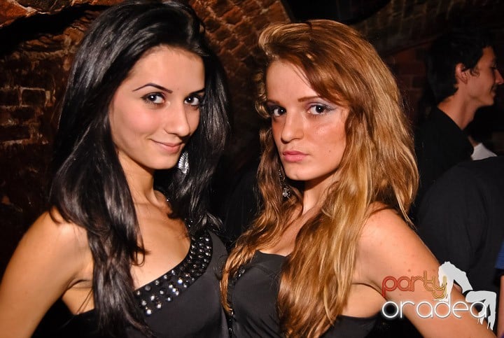 Voie bună în Escape Club, 